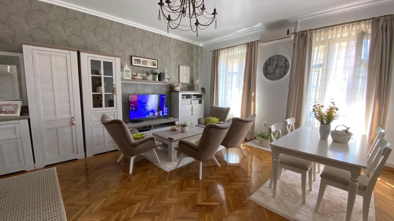Old Town Apartment Ana Sibiu Exterior foto